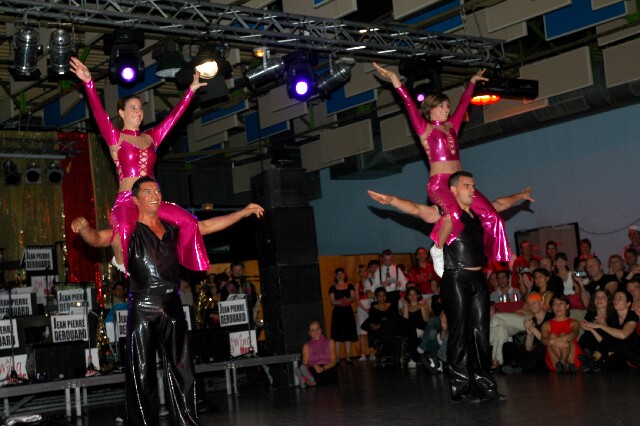 min 2005 11 12 fous swing 186